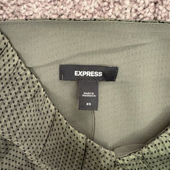 Express Women's Satin Downtown Cami Size XS Green V-Neck Ruffle Front NWT $48 - Picture 13 of 16